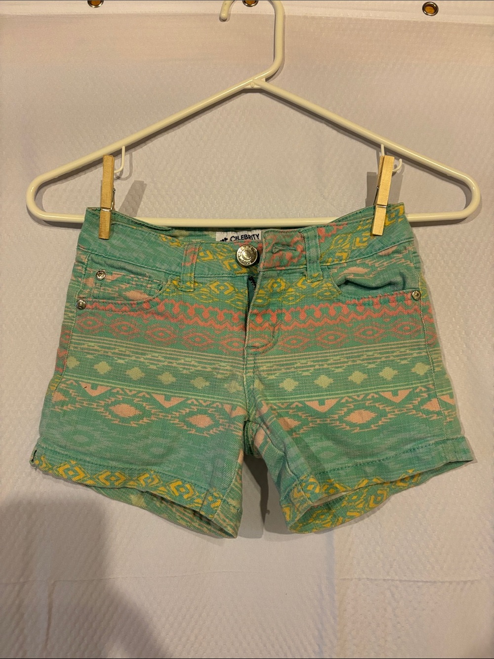 Celebrity Pink Mint Aztec-Pattern Denim Shorts